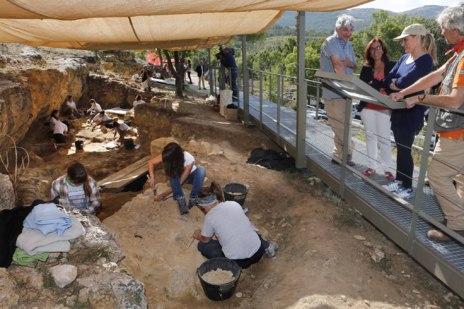 Ya se puede visitar el El parque arqueológico Valle de los Neandertales en Pinilla del Valle